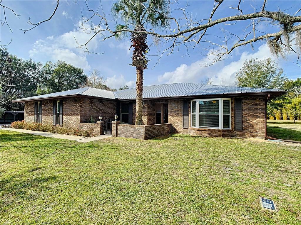 Property Photo:  2002 Pine Court  FL 32720 