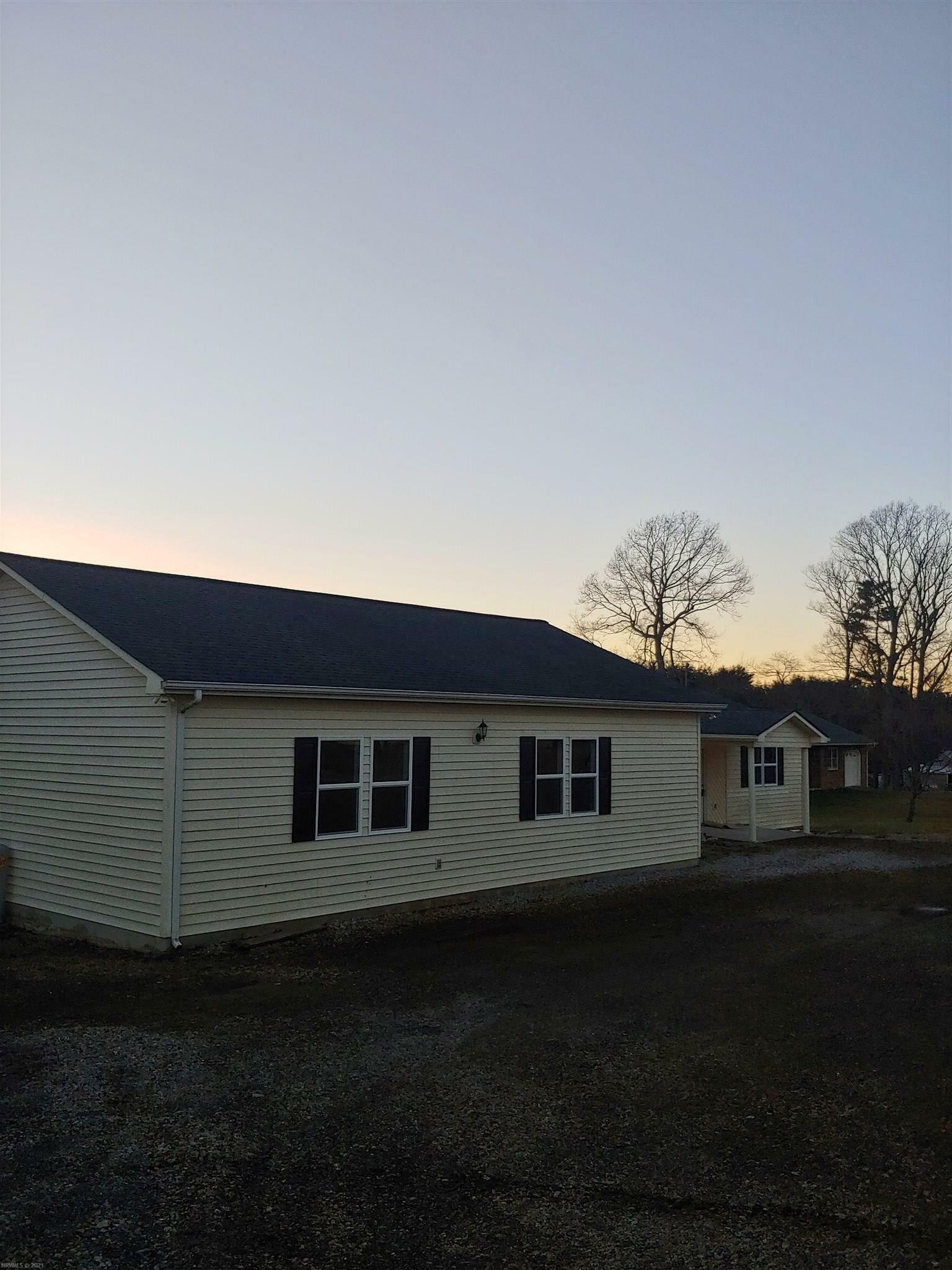 Property Photo:  540 Alum Ridge Road NW  VA 24380 