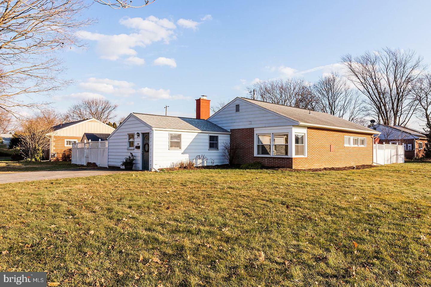 Property Photo:  102 Silver Spring Road  PA 17538 