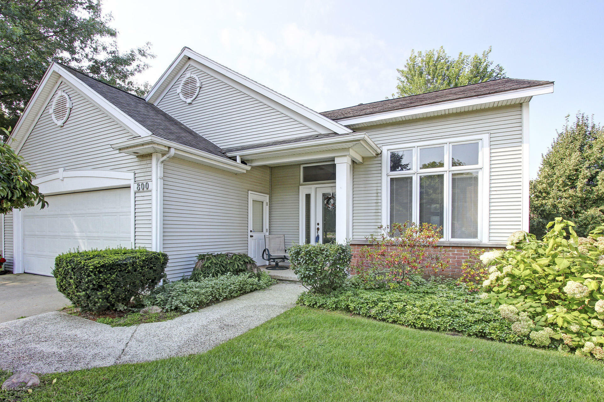 Property Photo:  800 Holly Creek Drive  MI 49423 