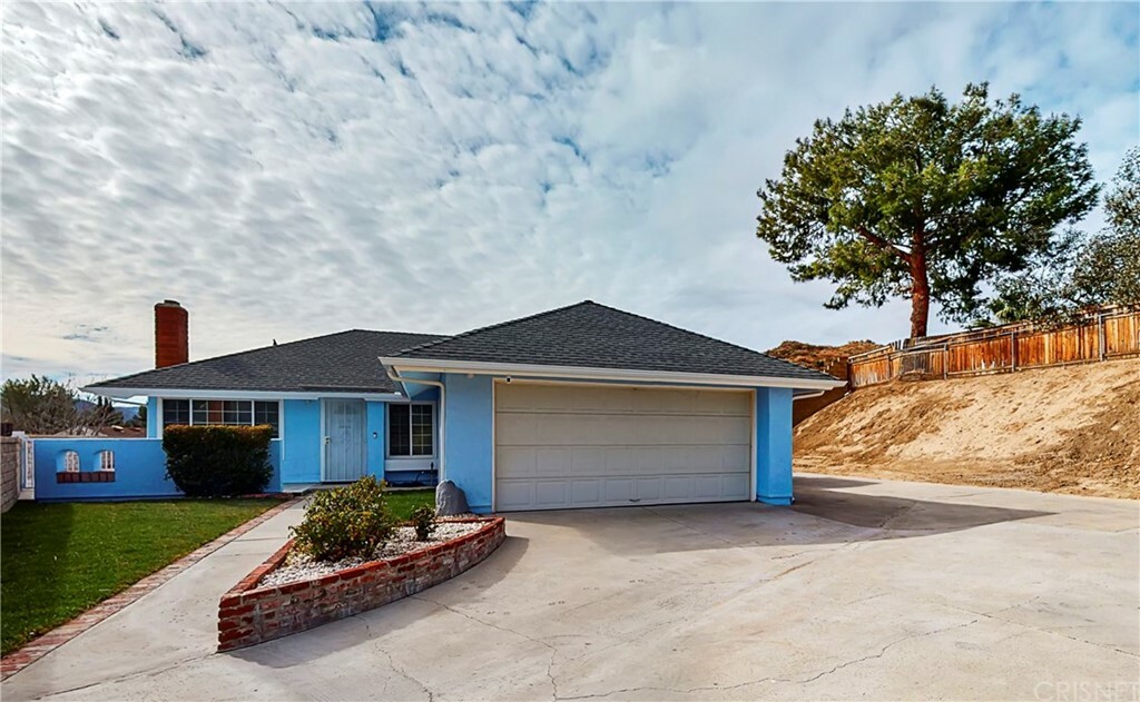 Property Photo:  29909 Violet Hills Drive  CA 91387 