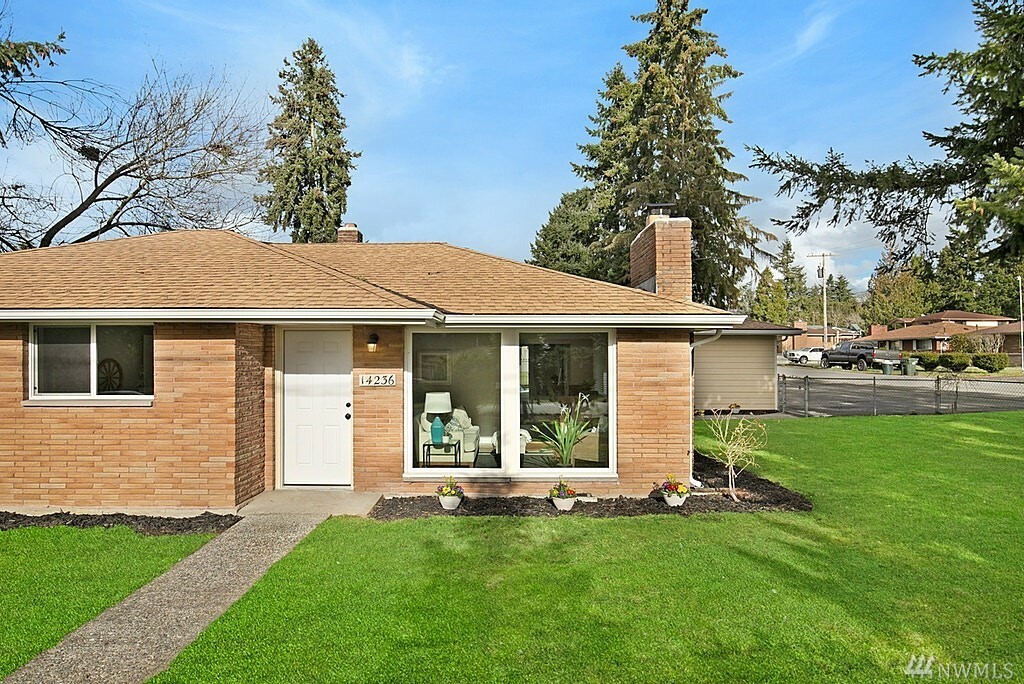 Property Photo:  14236 SE 202nd St  WA 98042 