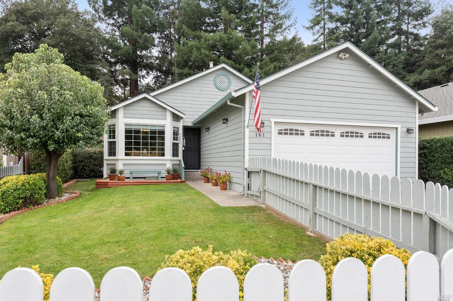 Property Photo:  161 Presidential Circle  CA 95448 