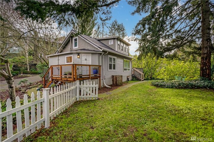 4001 SW Myrtle St  Seattle WA 98136 photo