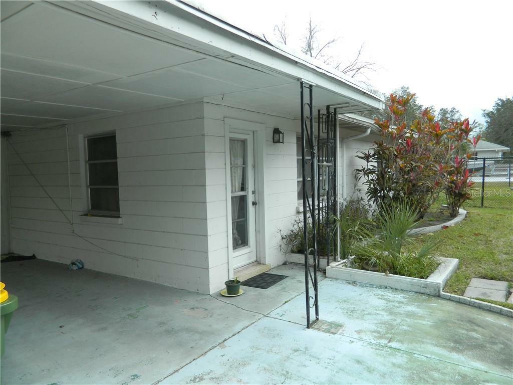 Property Photo:  2466 Hickory Avenue  FL 34234 