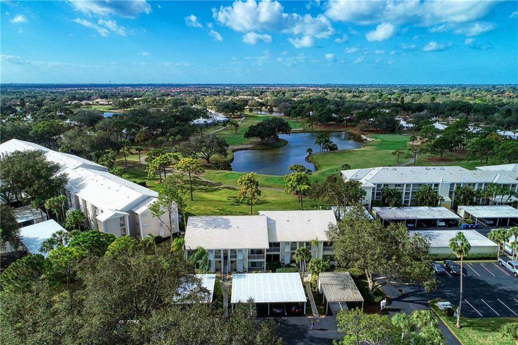 Property Photo: 435 Cerromar Lane 427 FL 34293