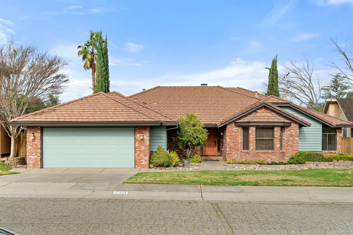 Property Photo:  7521 Willowview Court  CA 95628 