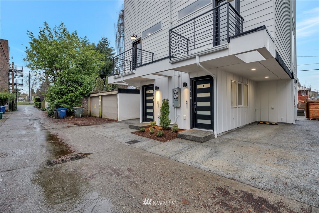 Property Photo: 3418 Alamo Place S A WA 98144