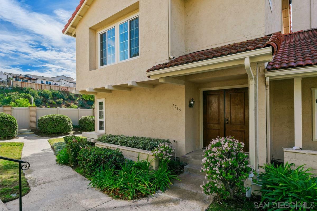 Property Photo:  1715 Edgefield Ln  CA 92024 