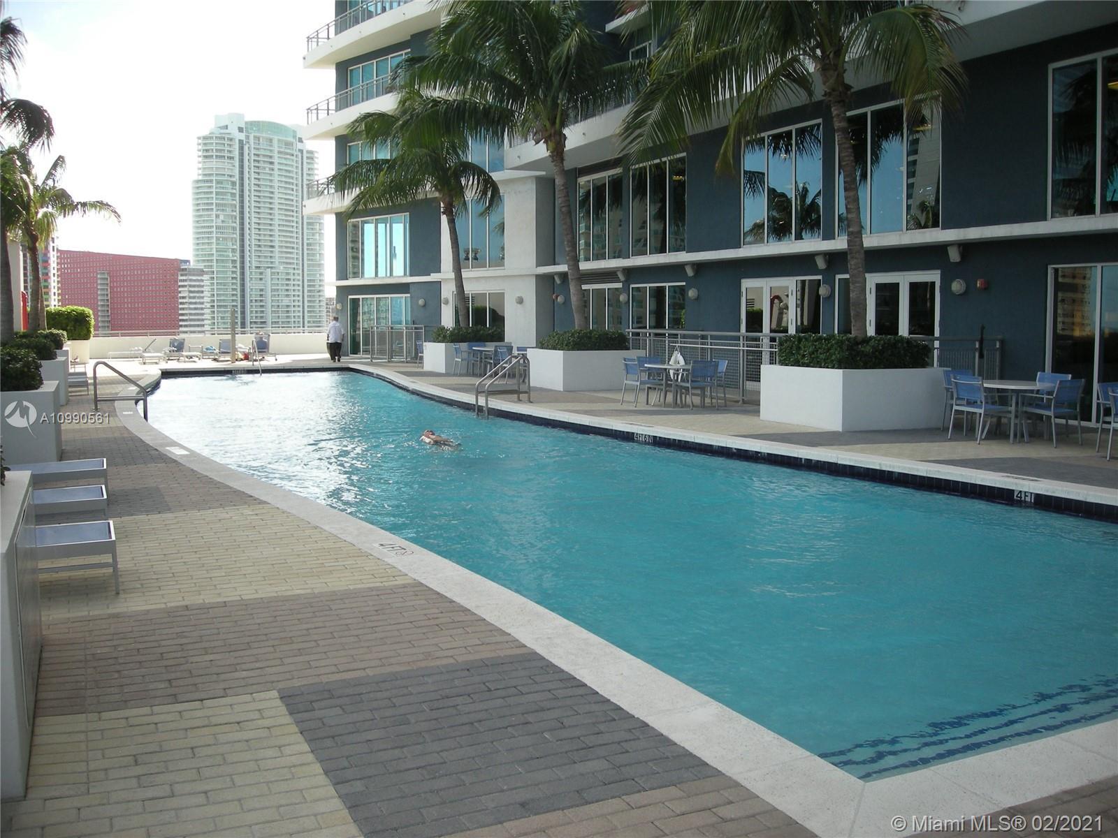 Property Photo: 60 SW 13th St 2221 FL 33130