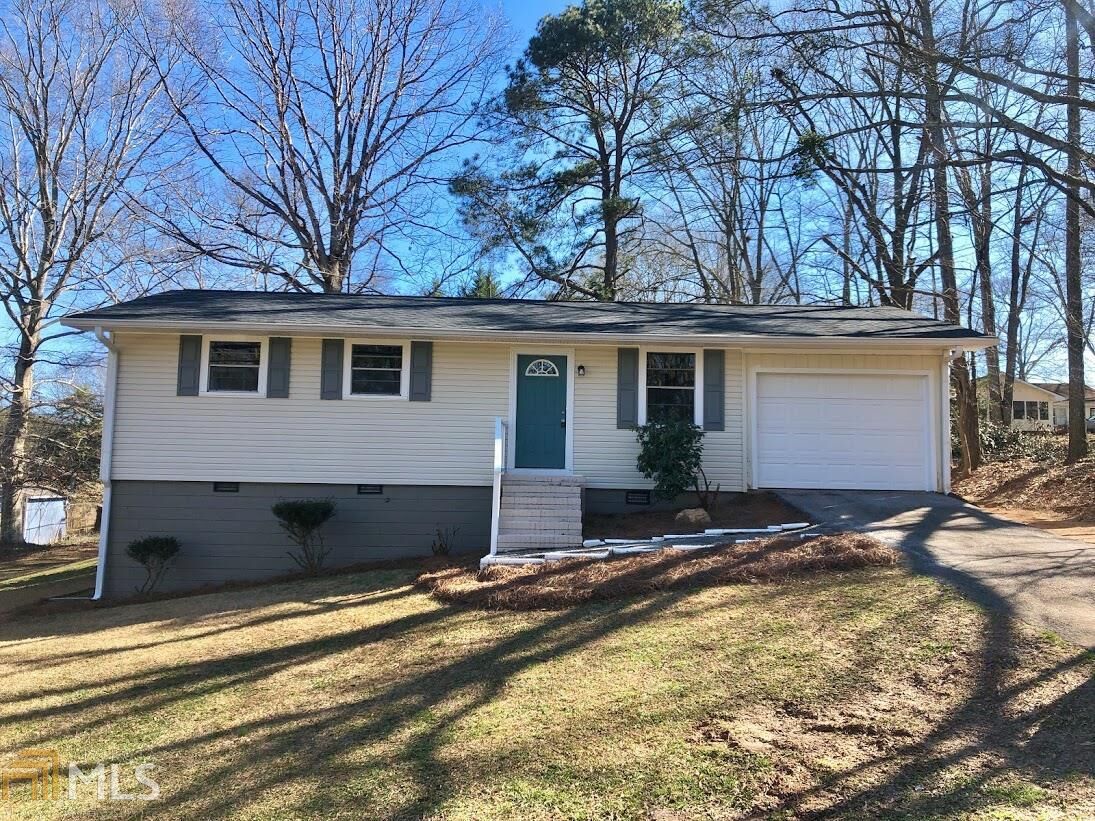 Property Photo: 829 Stewart St GA 30117