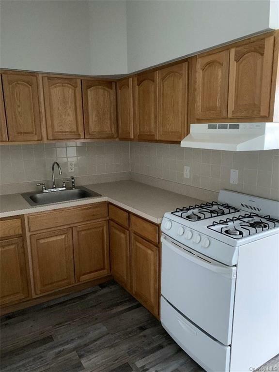 Property Photo: 3 Benson Avenue 1S NY 10994