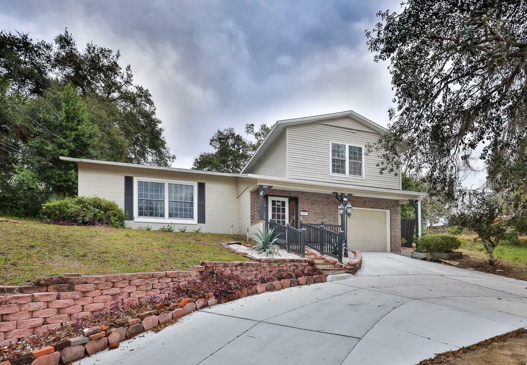 Property Photo:  1023 S Morningside Drive  FL 32726 