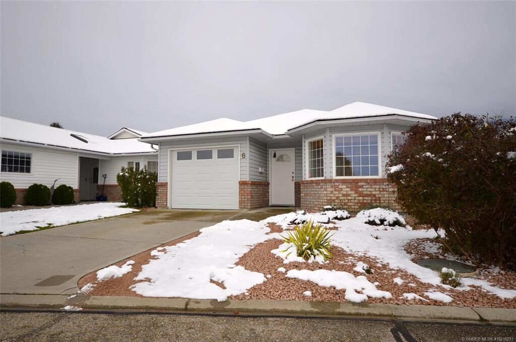 Property Photo:  900 43 Avenue 6  BC V1T 9C8 
