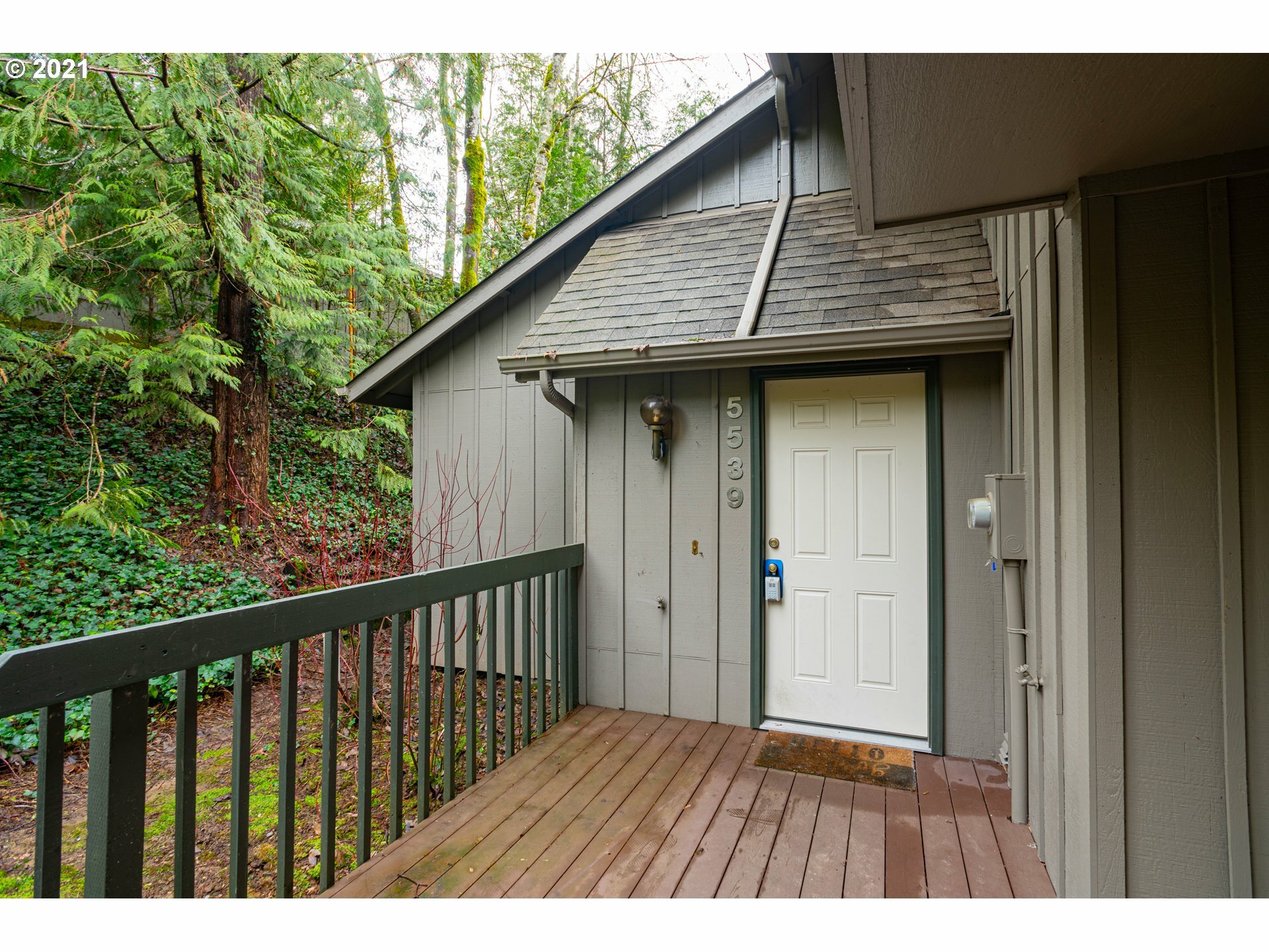 Property Photo:  5539 SW Multnomah Blvd  OR 97219 