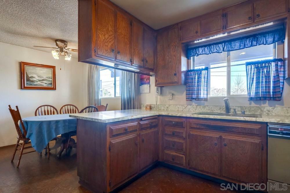 Property Photo:  919 Hunter Street  CA 92065 