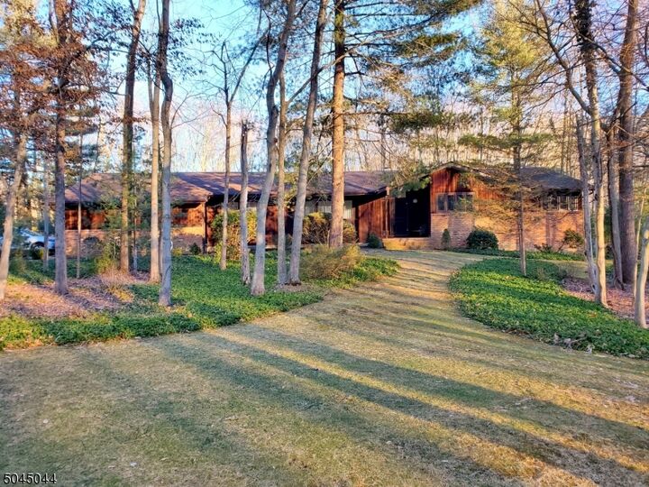 17 Lenape Trl  Warren Twp. NJ 07059 photo