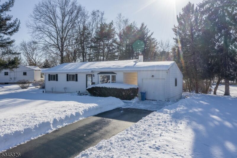 Property Photo: 13 Meadowbrook Dr NJ 08844