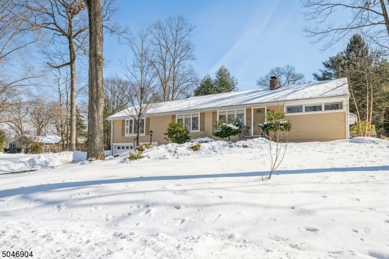 24 Hamilton Dr East  North Caldwell Boro NJ 07006 photo