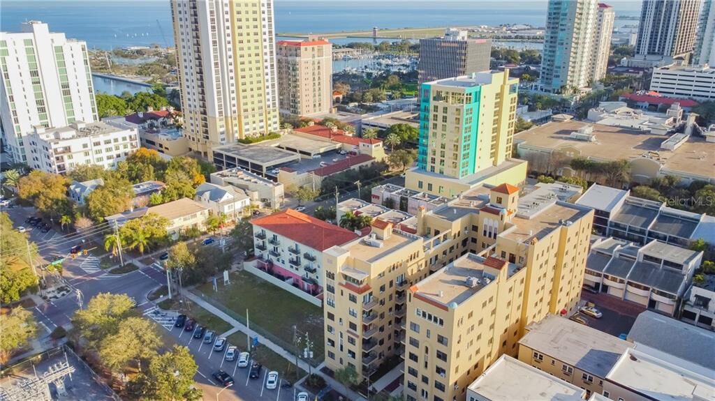 Property Photo:  130 4th Avenue N 105  FL 33701 