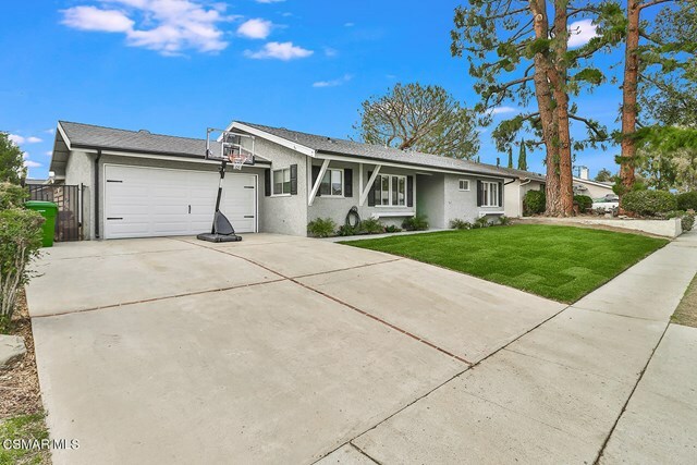 Property Photo:  2093 Heather Street  CA 93065 