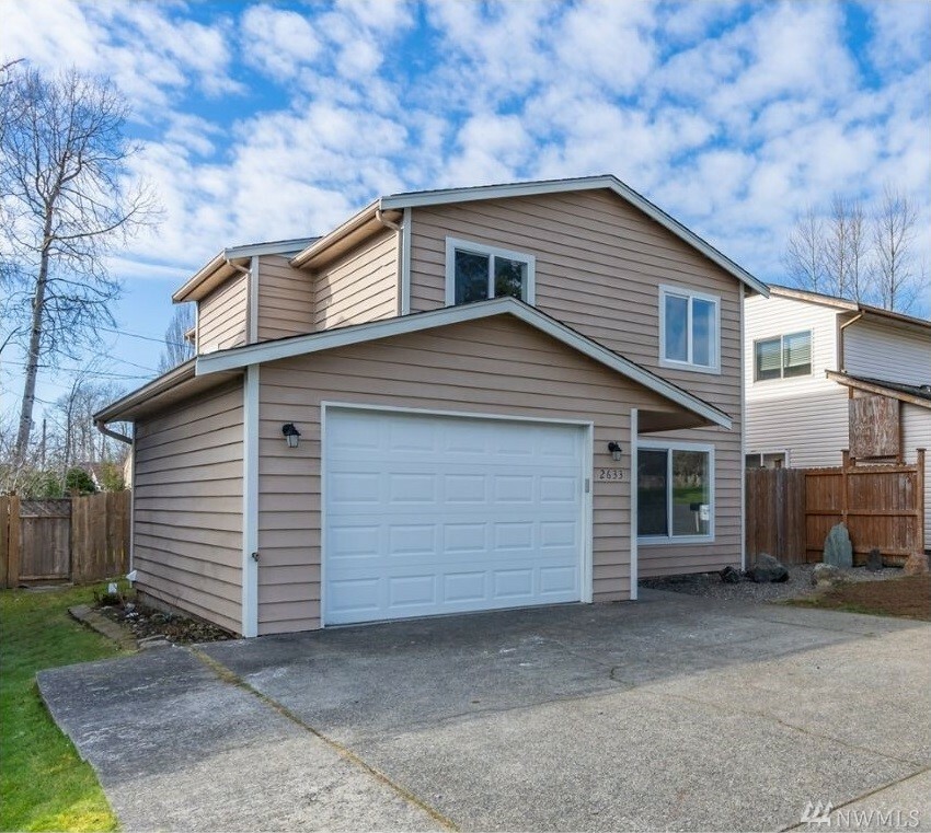 Property Photo:  2633 Woburn St  WA 98226 