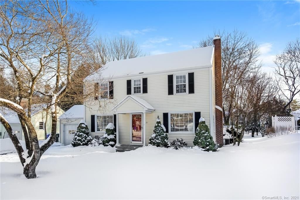 Property Photo:  21 Braeburn Road  CT 06107 