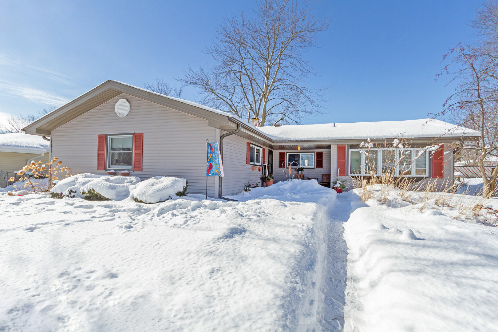 Property Photo:  840 Western Street  IL 60169 