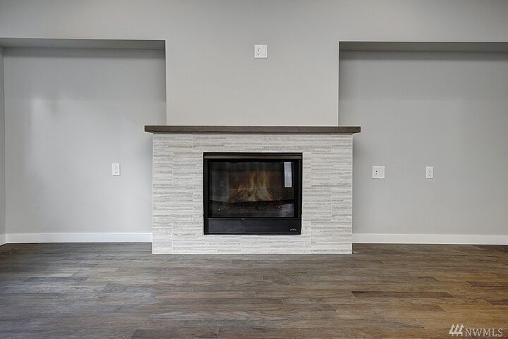 Property Photo:  1052 Collier Place SW  WA 98027 