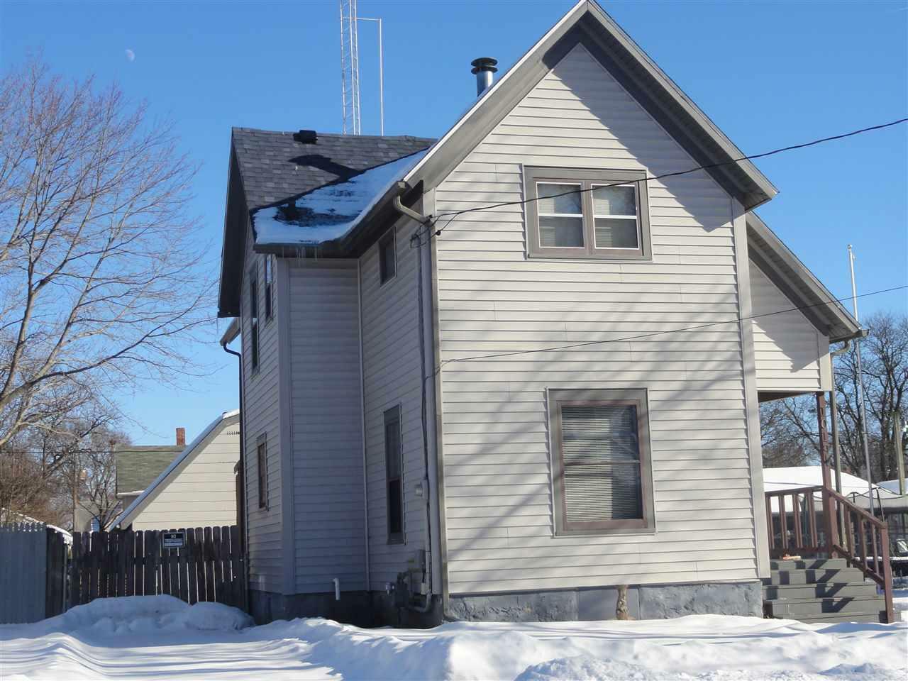 Property Photo:  1019 9th St  WI 53511 