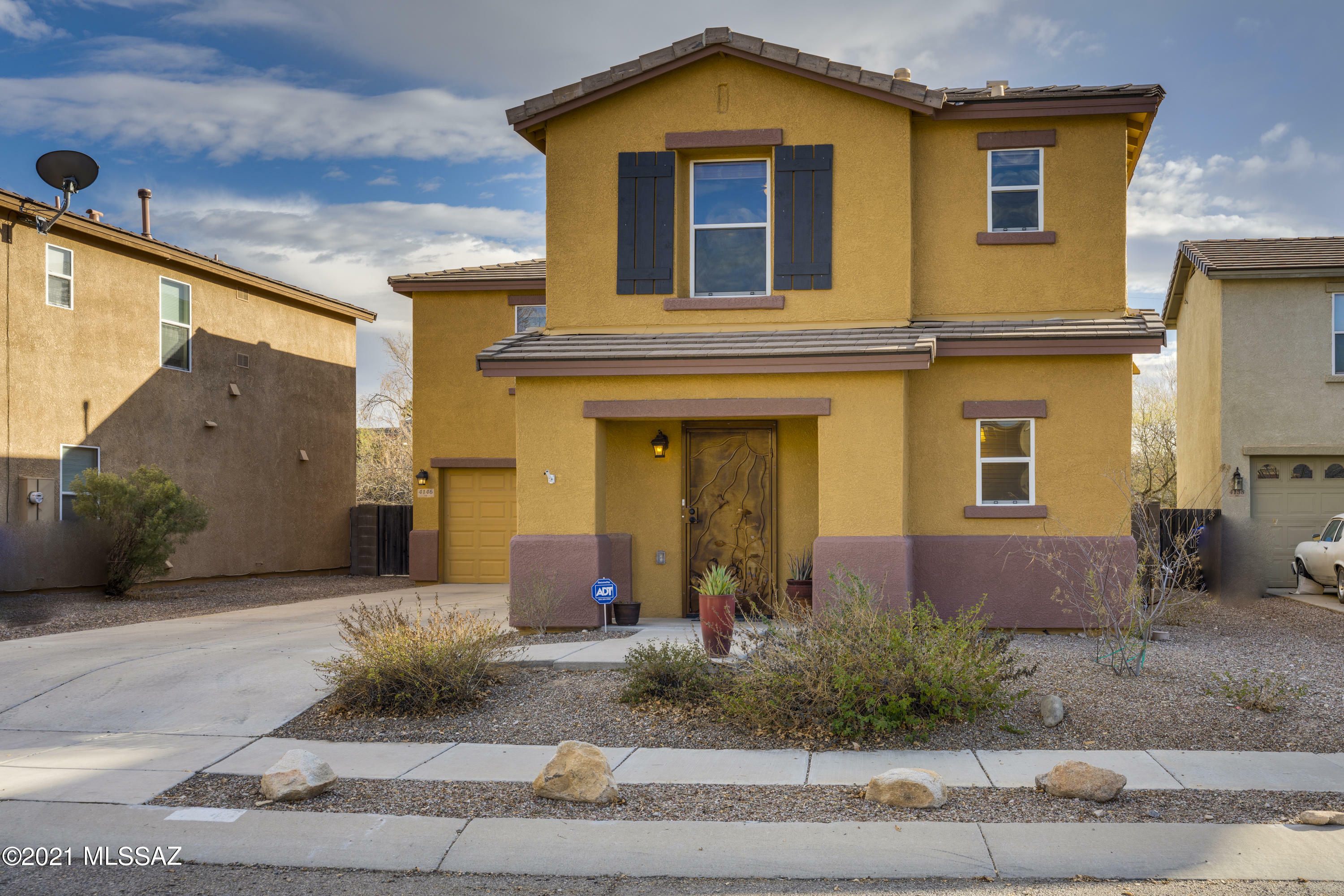 Property Photo:  4146 E Wading Pond Drive  AZ 85712 