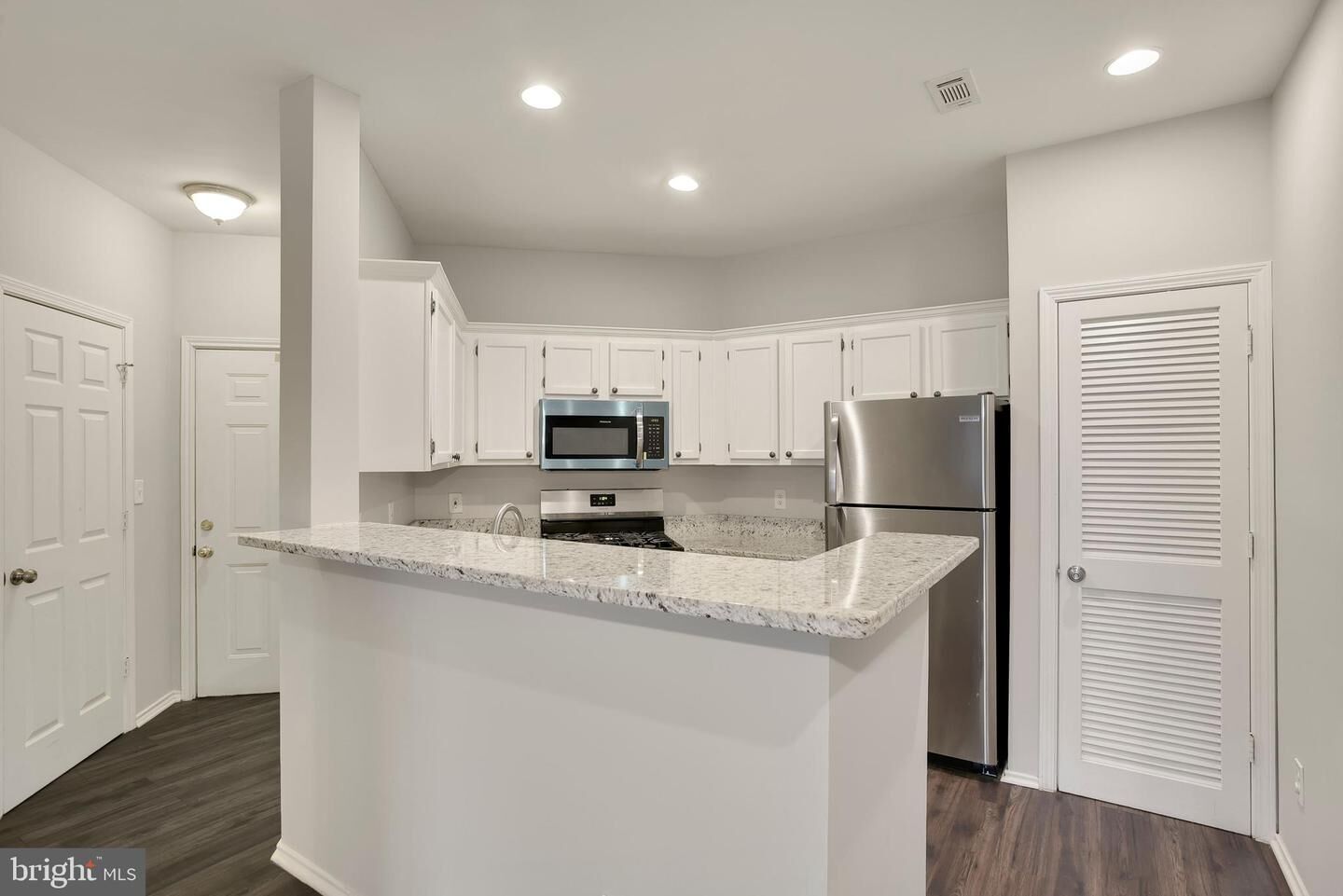 Property Photo:  4401 Sedgehurst Drive 206  VA 22033 