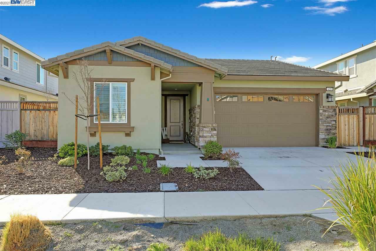 Property Photo:  421 Wayland Loop  CA 94550 