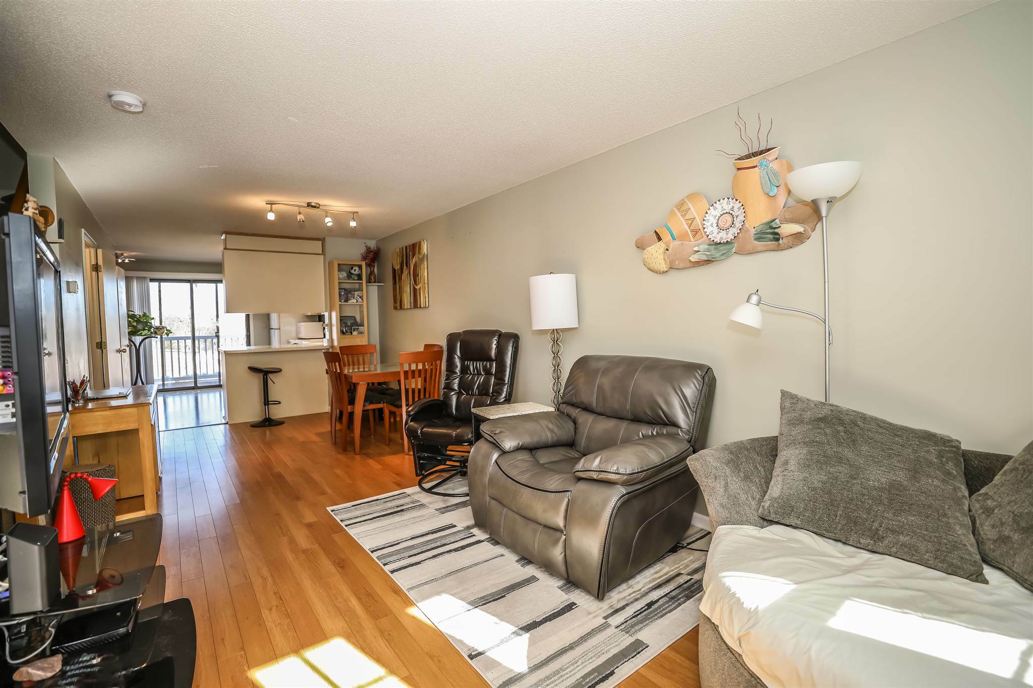 Property Photo: 922 Fox Hollow Way 922 NH 03104