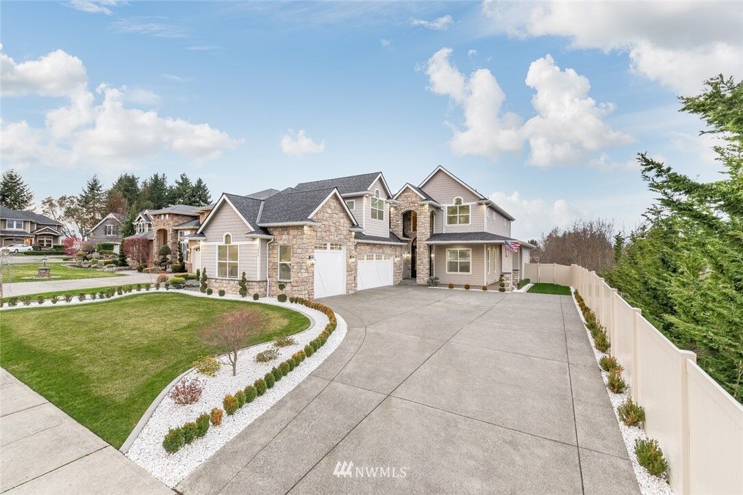 Property Photo:  2214  Nevada Court  WA 98354 