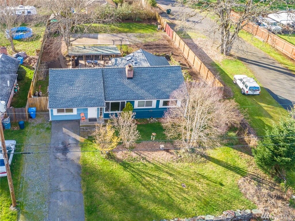 Property Photo:  9106 Maple Ave SW  WA 98499 