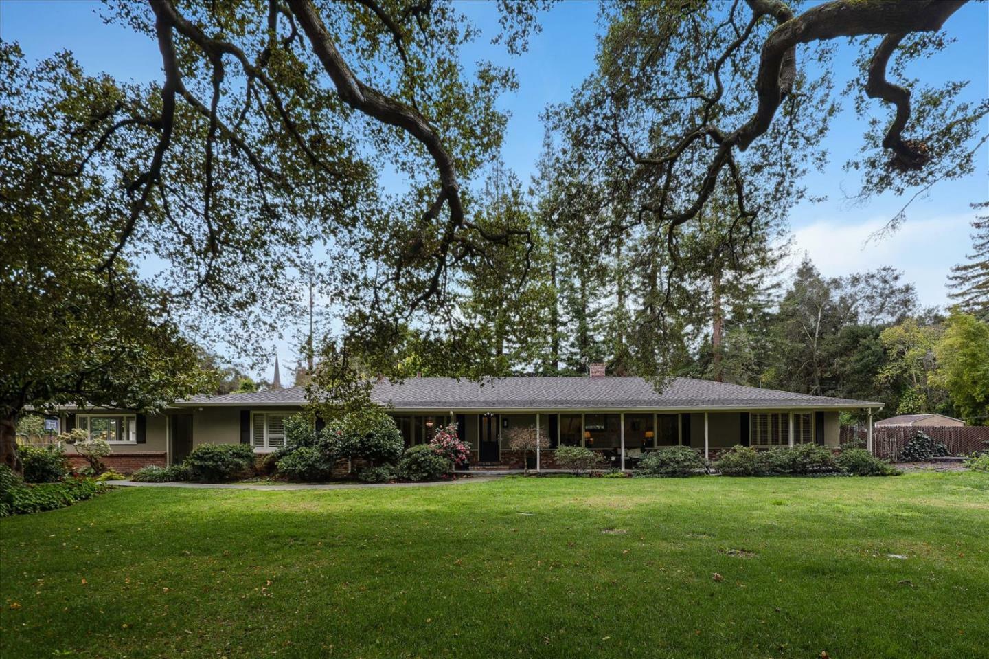 Property Photo:  470 Middlefield Road  CA 94027 