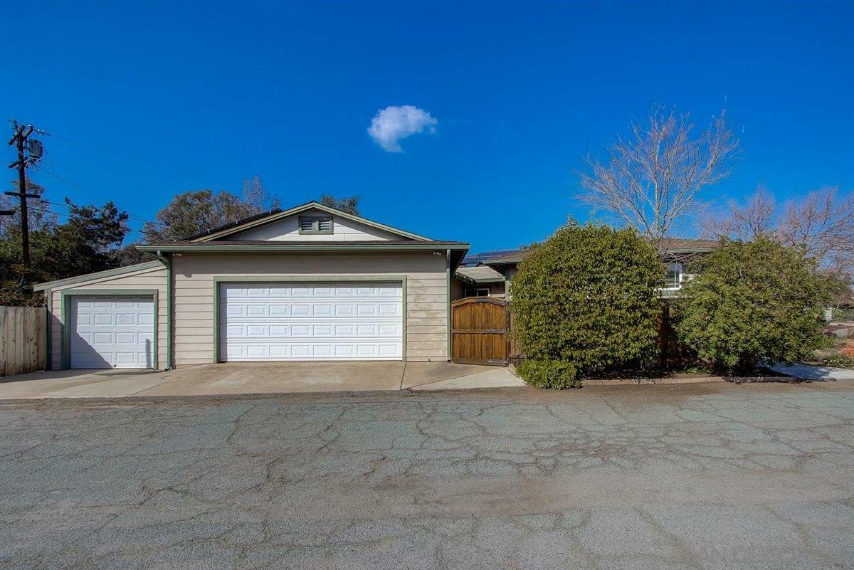 Property Photo:  778 Blackthorne Ave  CA 92020 