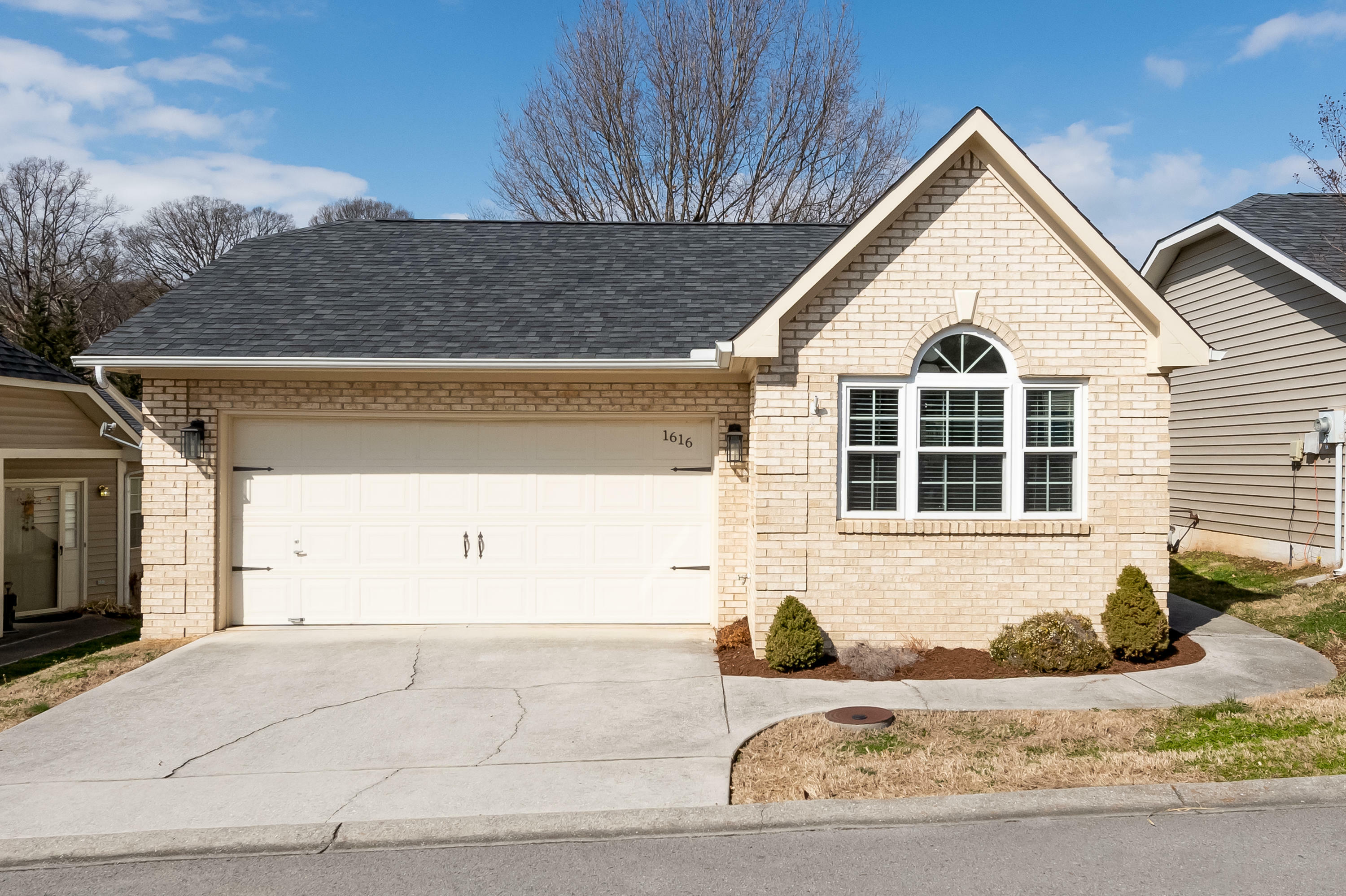 Property Photo:  1616 Chenoweth Circle  TN 37909 