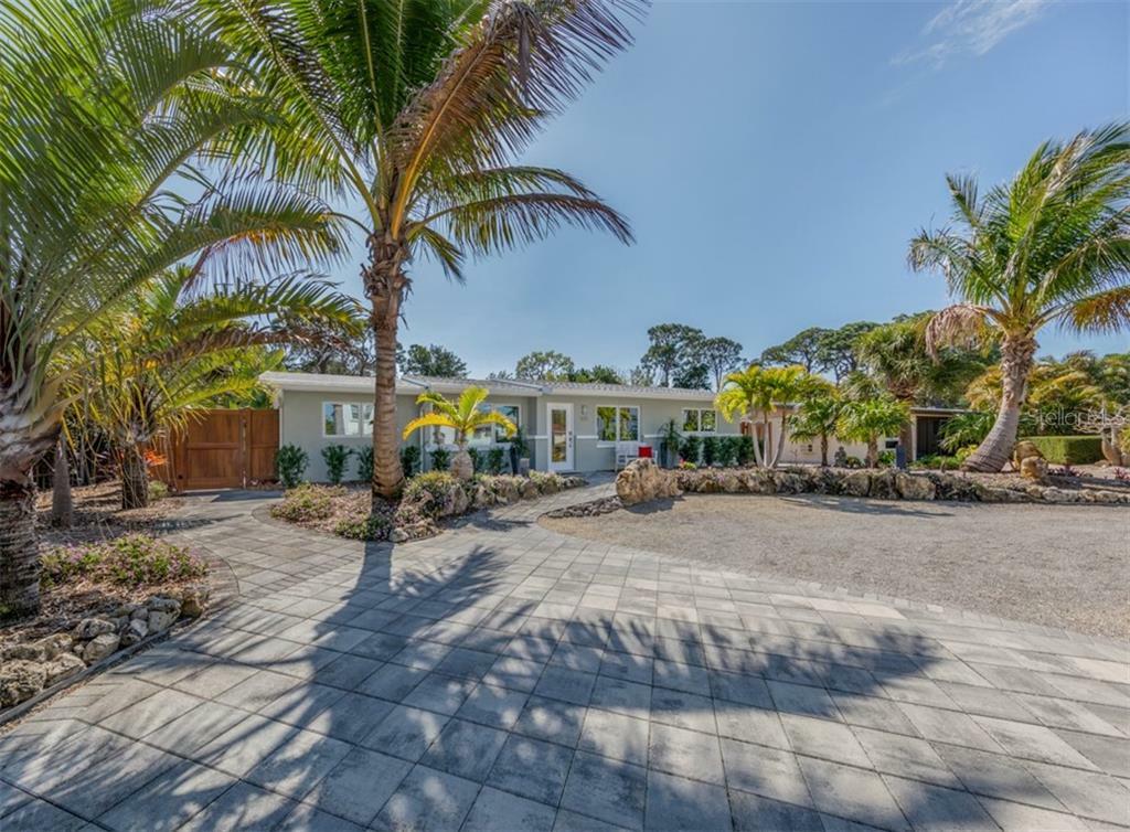 Property Photo:  505 Armada Road S  FL 34285 