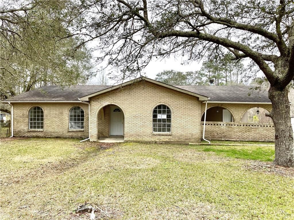 Property Photo: 4383 Sycamore Drive LA 70461