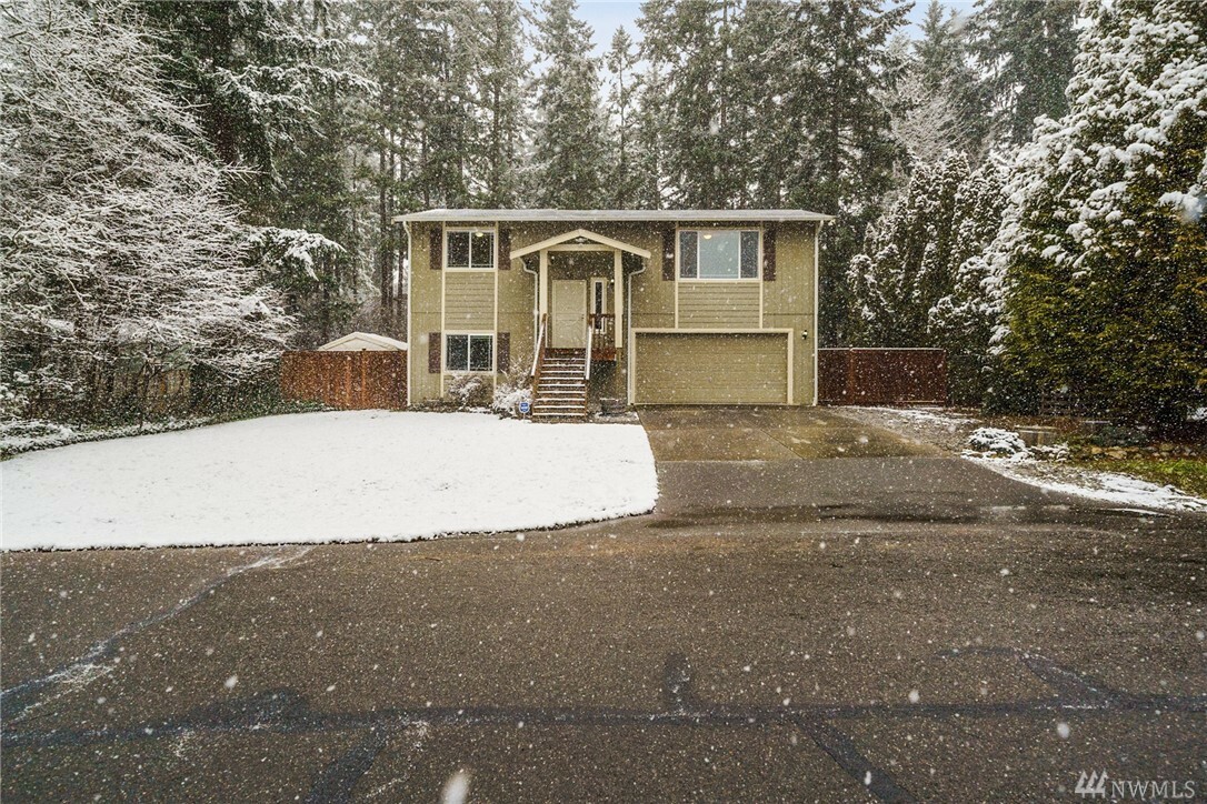 Property Photo: 5801 257th St E WA 98338