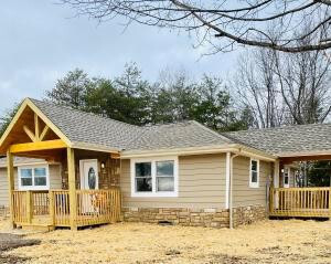 Property Photo: 4471 Kingston Highway TN 37771