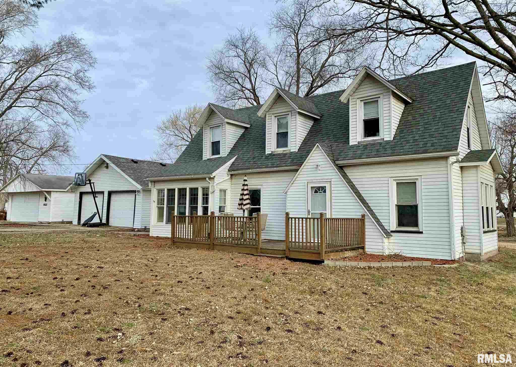 Property Photo:  1025 NE Depot  IL 61436 