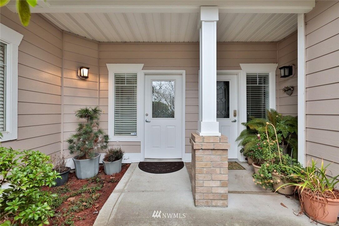 Property Photo: 10700 SE 260th Street L102 WA 98030