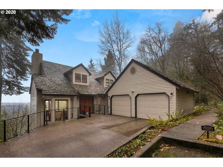 4605 SW 18th Pl  Portland OR 97239 photo