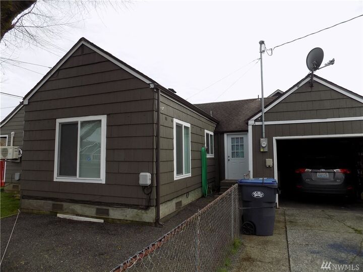 Property Photo: 1819 Pacific Ave WA 98520