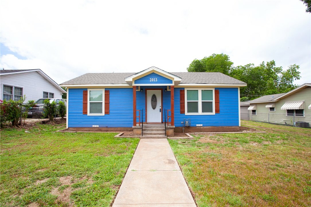 Property Photo:  2013 Marquita Street  TX 76711 