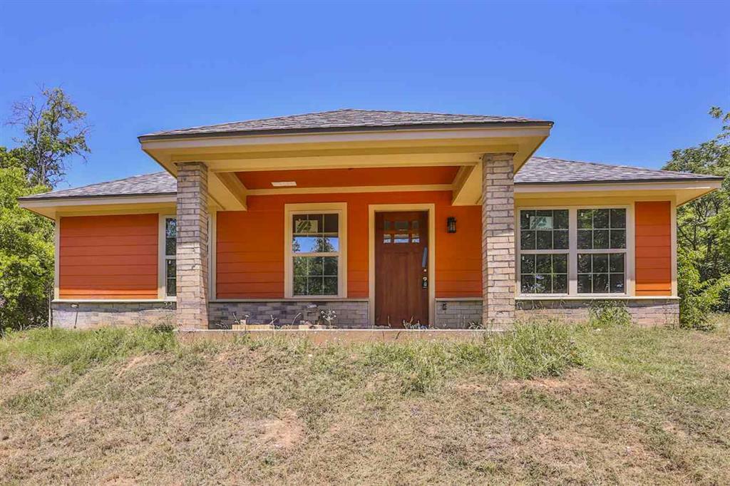 Property Photo:  1553 N Summer  TX 76708 