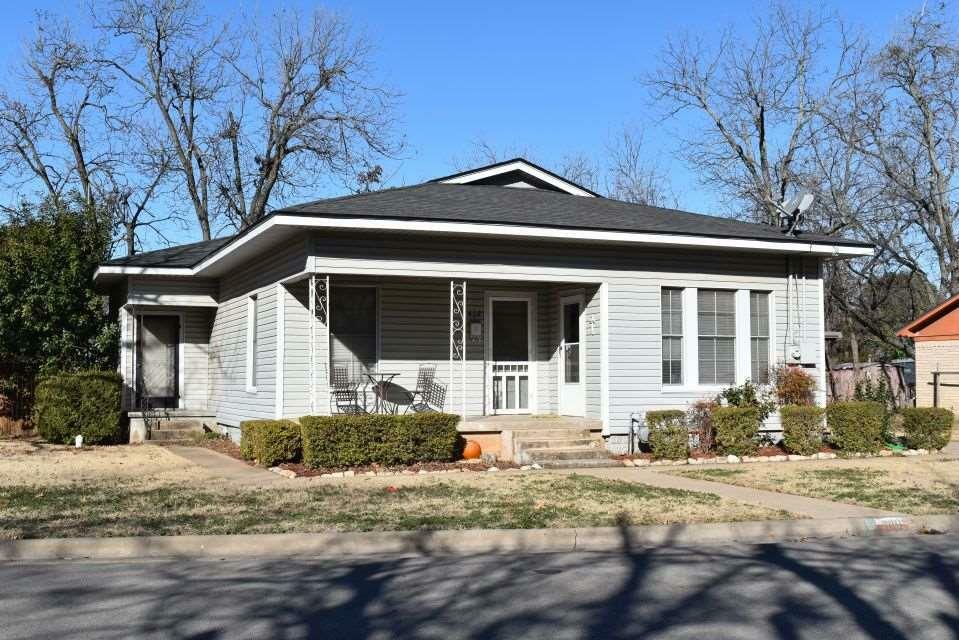 Property Photo:  408 S Harrison  TX 76691-1703 